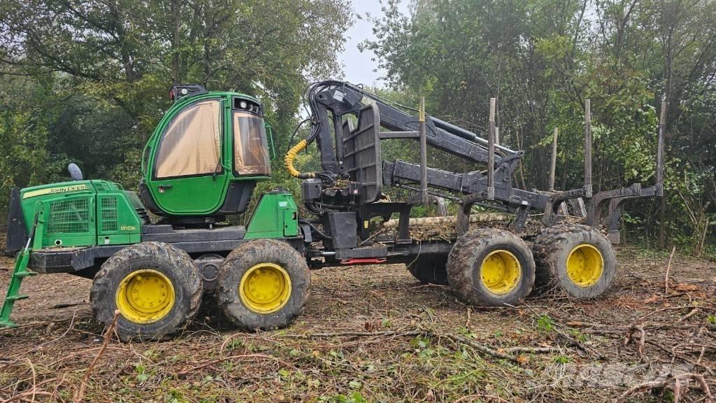 John Deere 1110 E Tomruk yükleyici traktörler
