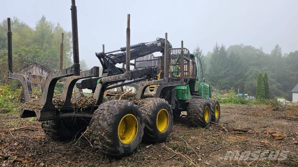 John Deere 1110 E Tomruk yükleyici traktörler