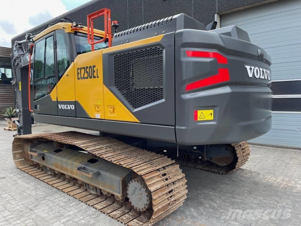 Volvo EC250E Paletli ekskavatörler