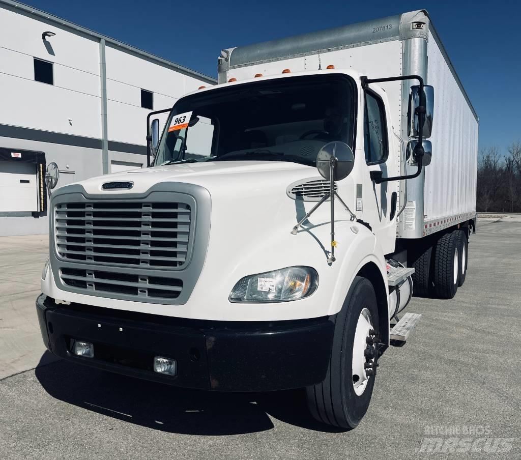 Freightliner M 106 Kapali kasa kamyonlar