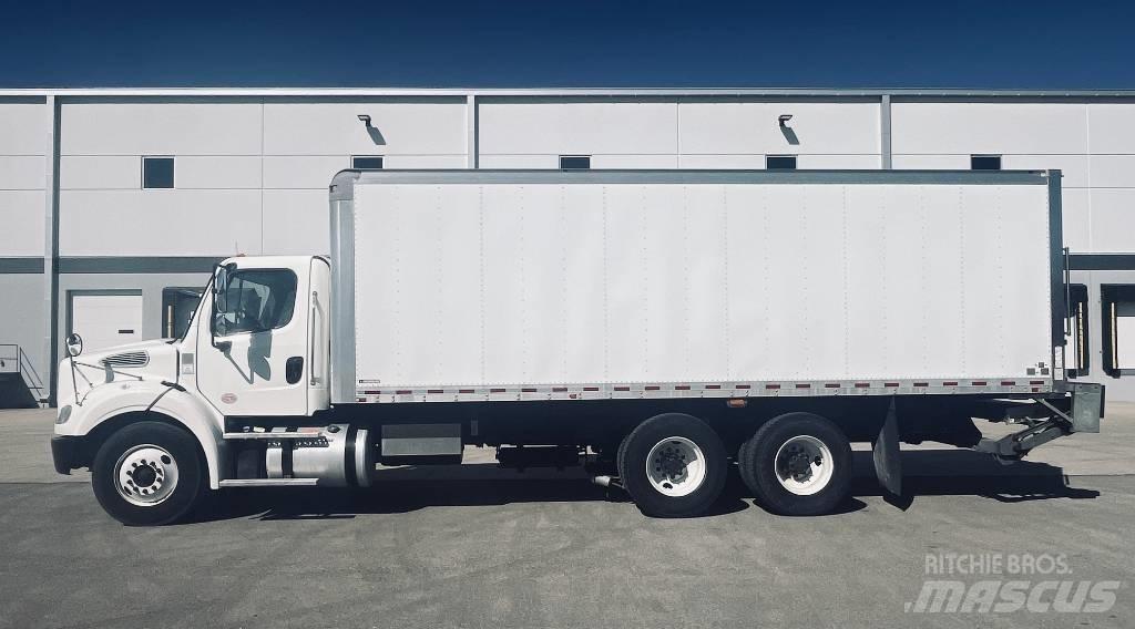 Freightliner M 106 Kapali kasa kamyonlar