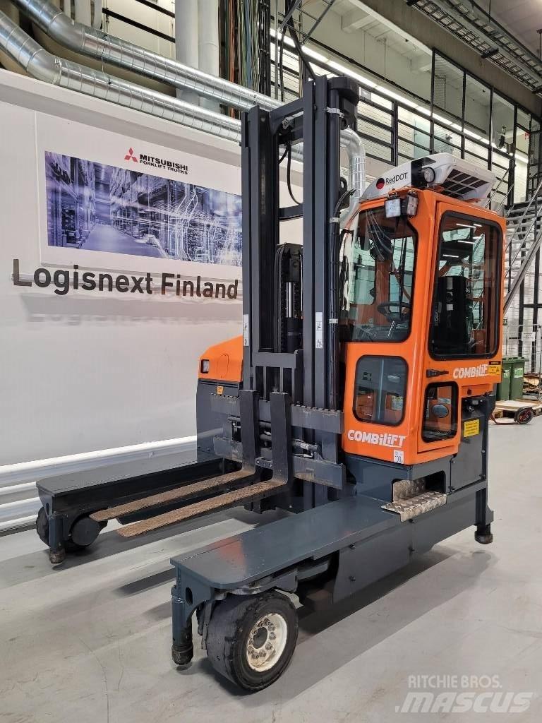 Combilift C 4000 4 yönlü reach truck