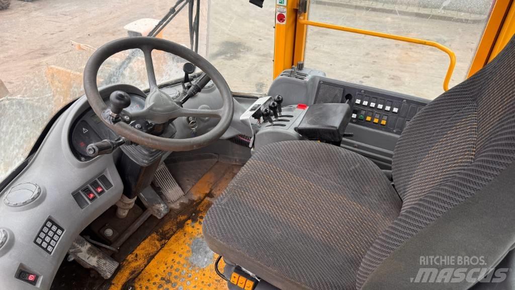 Volvo L 120 E Tekerlekli yükleyiciler