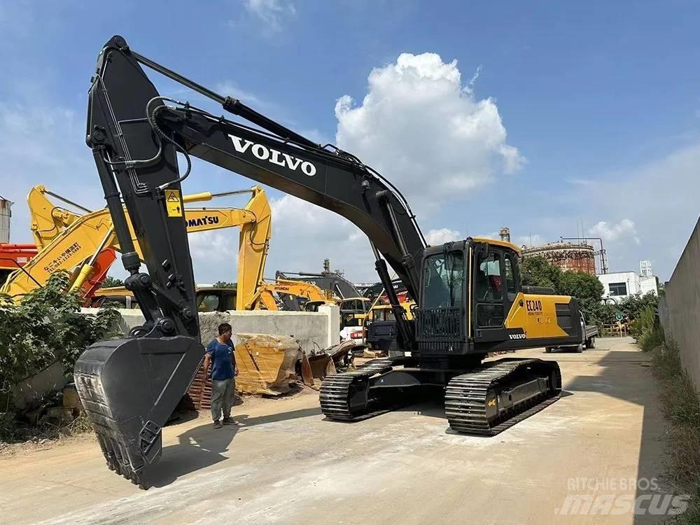 Volvo EC240D Paletli ekskavatörler