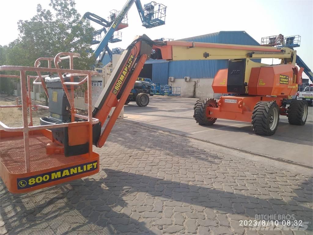 JLG 800AJ Körüklü personel platformları