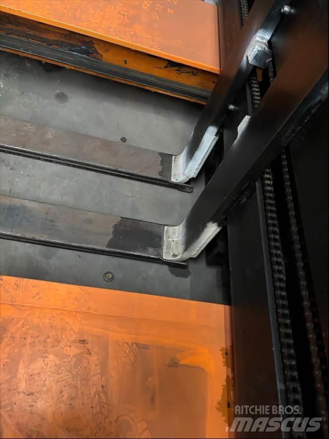  EFY 30/13/52AMS 4 yönlü reach truck