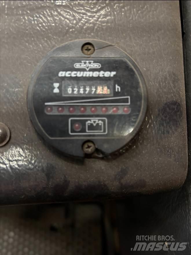  EFY 30/13/52AMS 4 yönlü reach truck