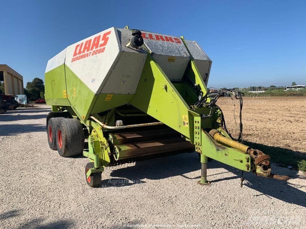CLAAS Quadrant 2200 Küp balya makinalari