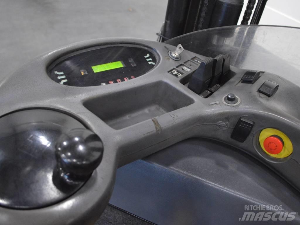 CAT NR 16 Reachtruck Reach truck - depo içi istif araçları
