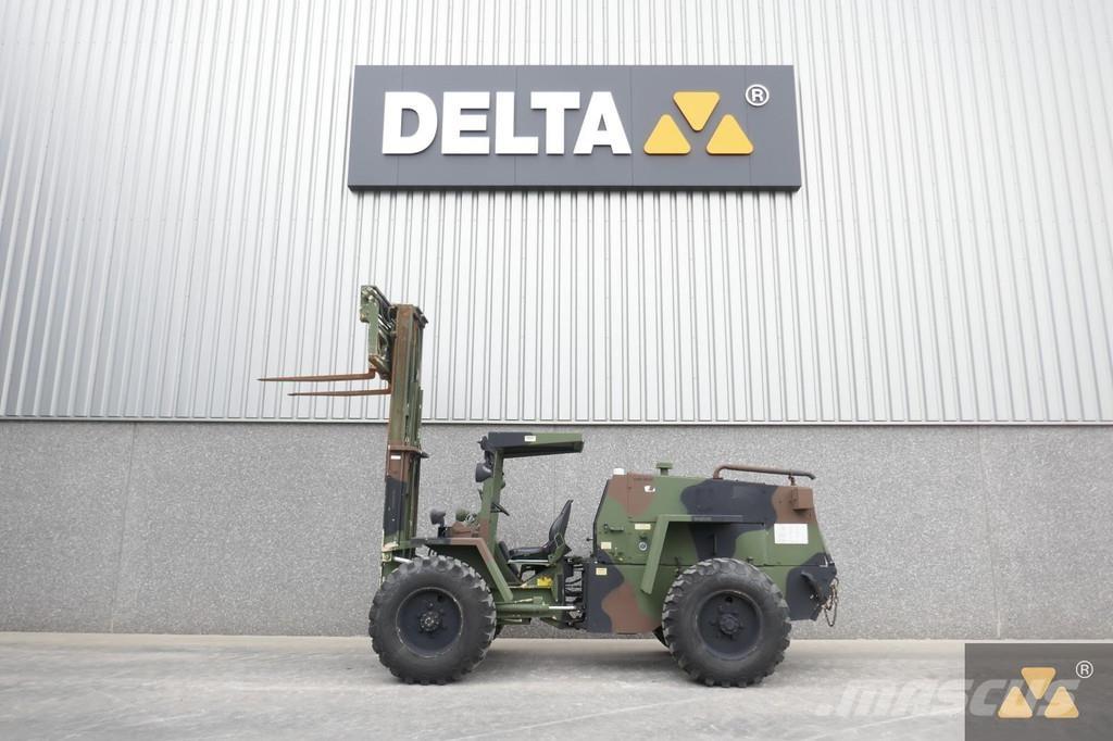 CASE M4K Ex-army Arazi tipi forklift