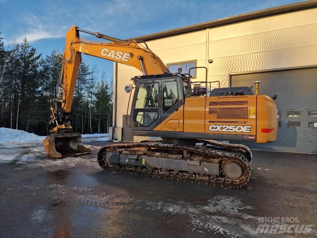 CASE CX250E Paletli ekskavatörler