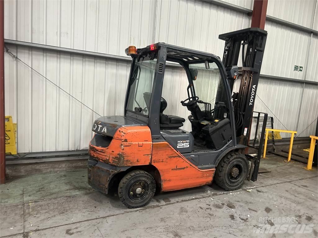 Toyota 02-8FDF25 Dizel forkliftler