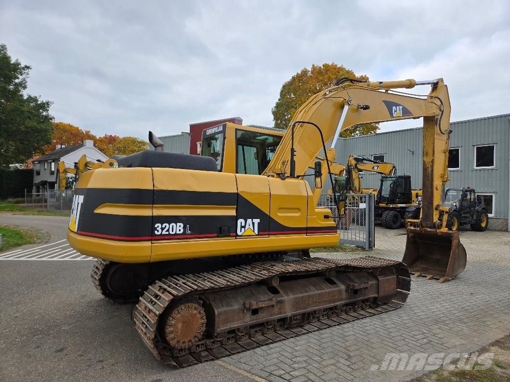 CAT 320BL Paletli ekskavatörler