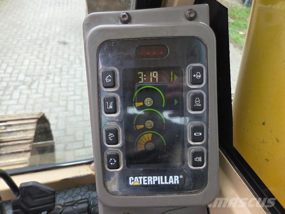 CAT 320BL Paletli ekskavatörler