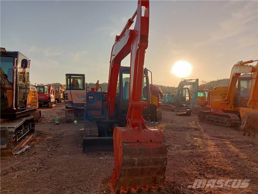 Hitachi ZX60 Mini ekskavatörler, 7 tona dek