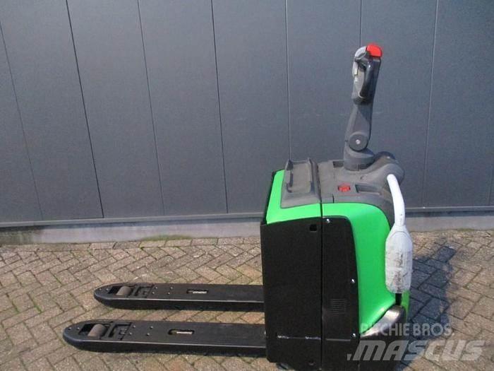 Cesab P320 Düsük seviye platformu