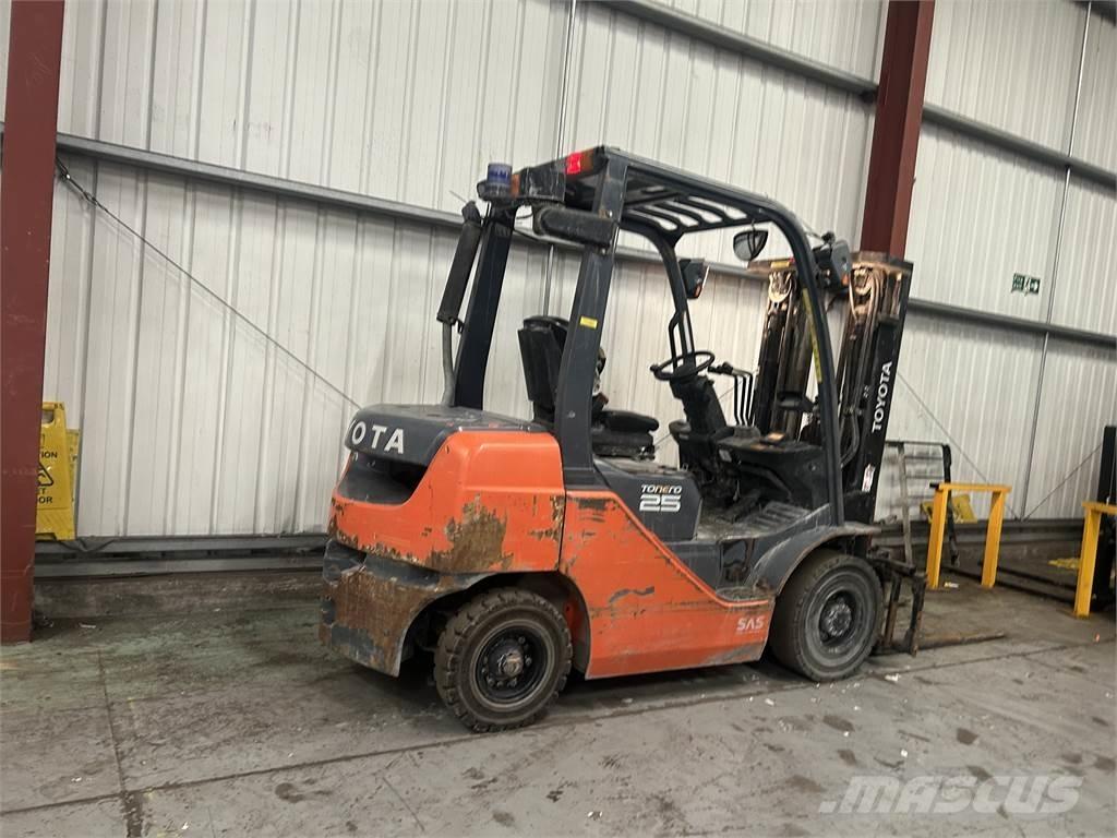 Toyota 02-8FDF25 Dizel forkliftler