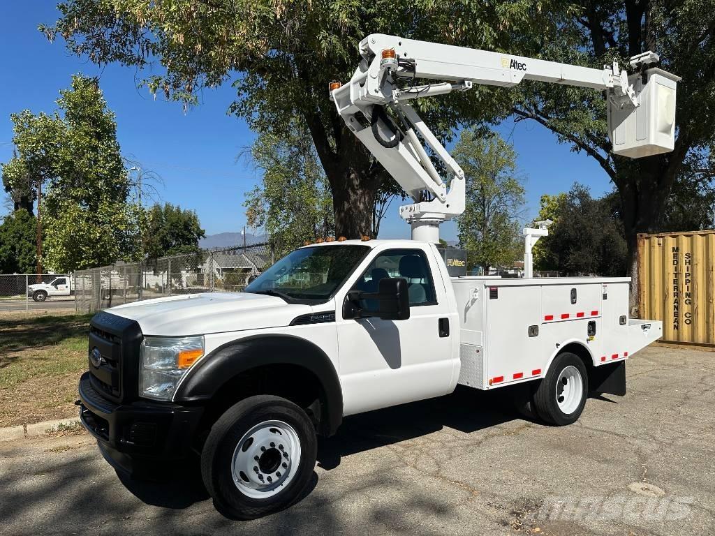 Altec AT 235 Araç üstü platformlar