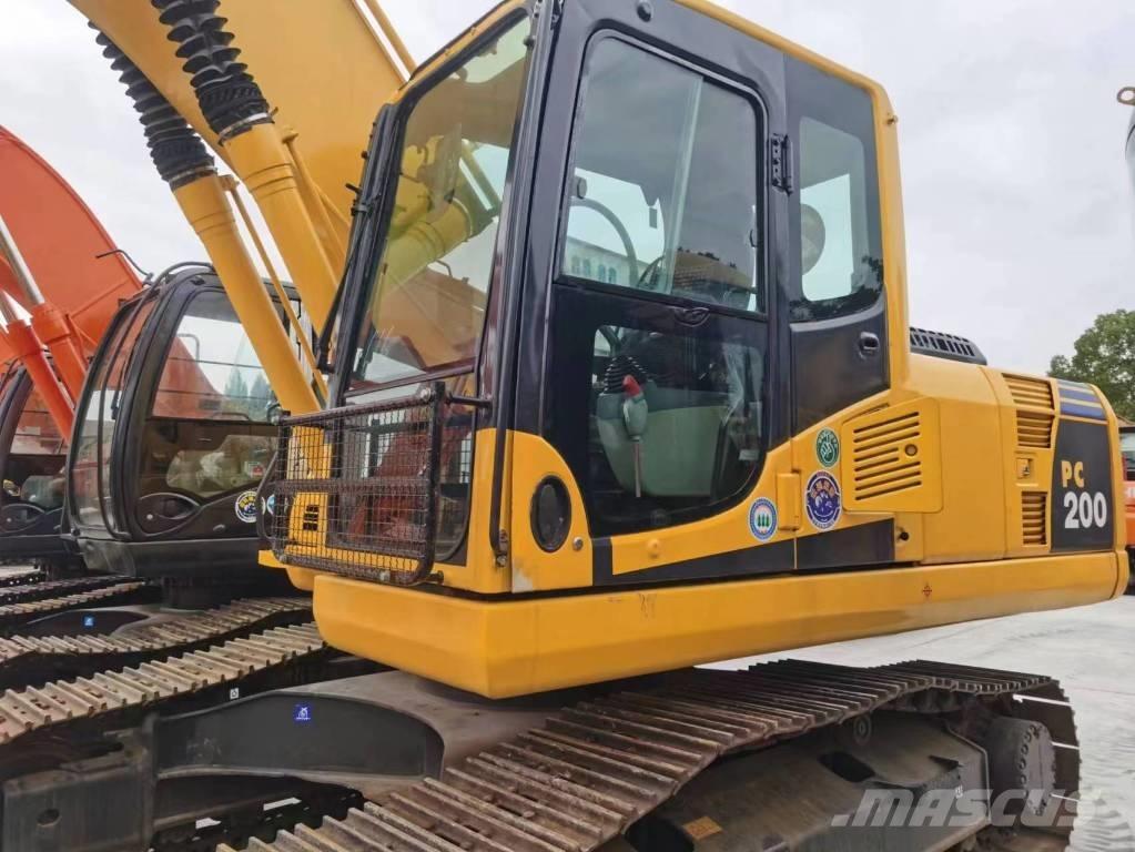 Komatsu PC 200-8 Paletli ekskavatörler