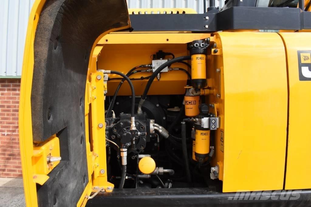 JCB JS 131 LC Paletli ekskavatörler