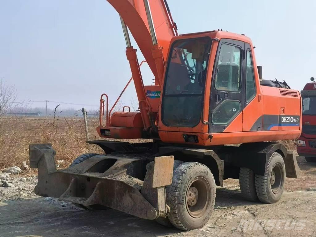 Doosan DH210W-7 Lastik tekerli ekskavatörler