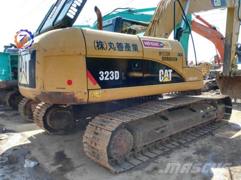 CAT 323 D L Paletli ekskavatörler