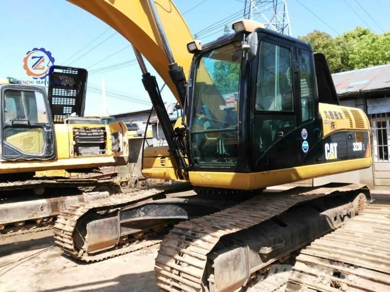 CAT 323 D L Paletli ekskavatörler