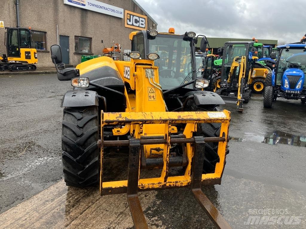 JCB 527-58 Agri Tarimsal teleskopik yükleyiciler