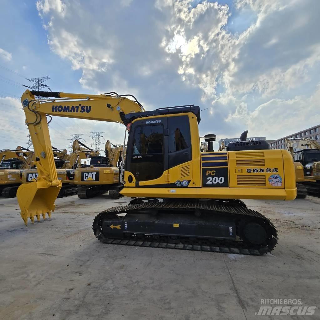 Komatsu PC 200-8 Paletli ekskavatörler