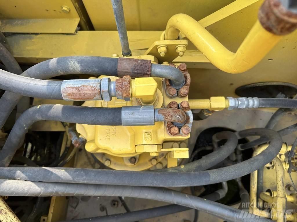 Komatsu PC240-8 Paletli ekskavatörler