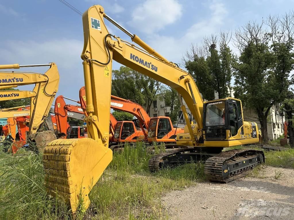 Komatsu PC240-8 Paletli ekskavatörler