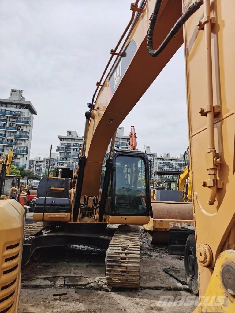 CAT 323D Paletli ekskavatörler
