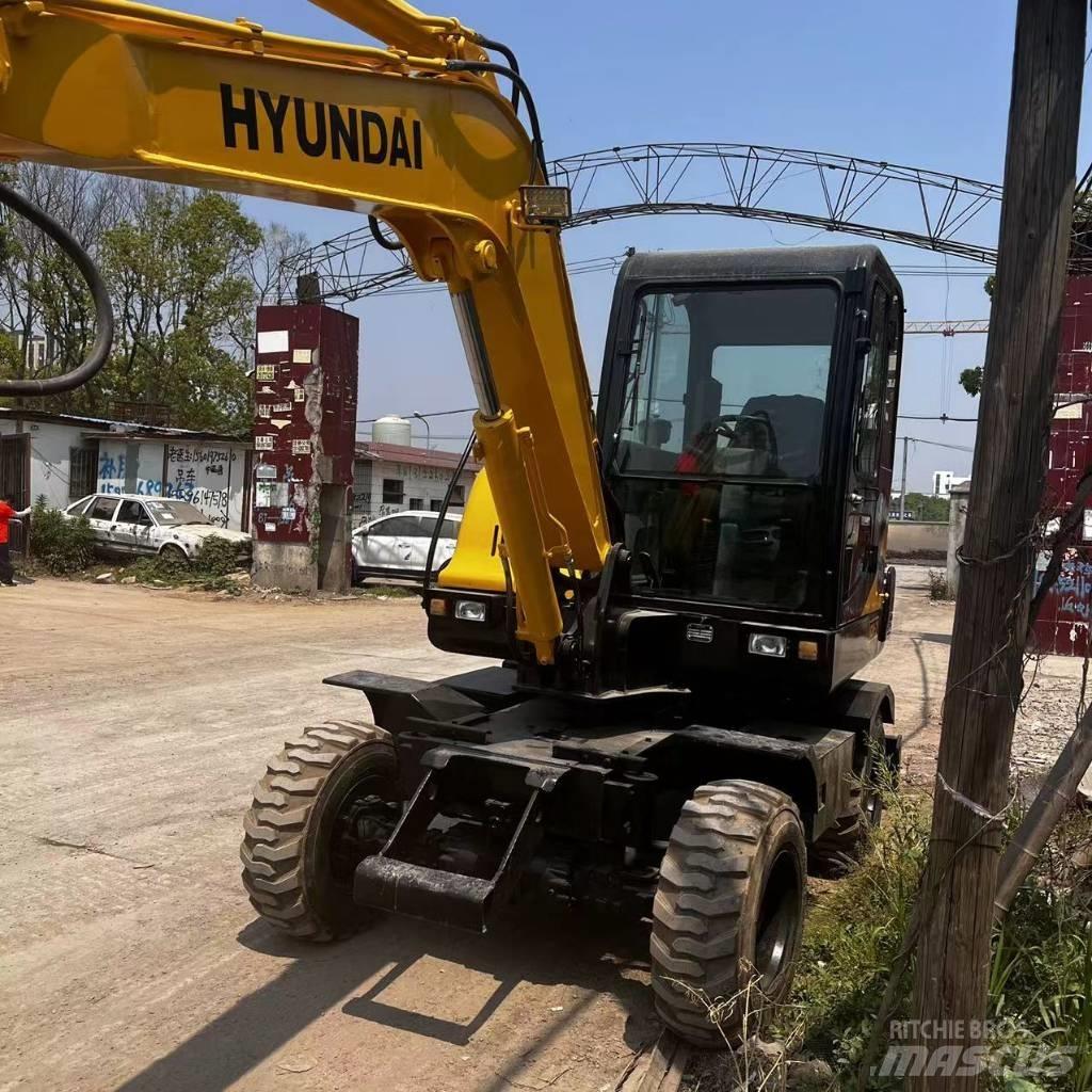 Hyundai R60W-7 Lastik tekerli ekskavatörler