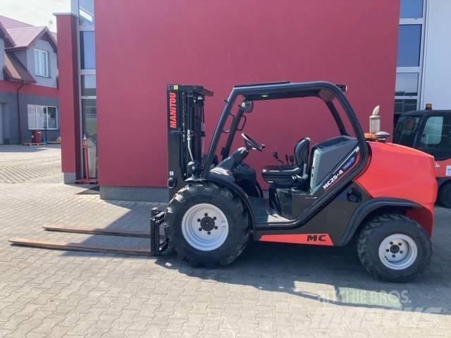 Manitou MC 25 Arazi tipi forklift