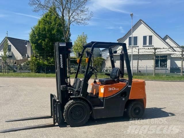 Doosan D30 Plus Dizel forkliftler