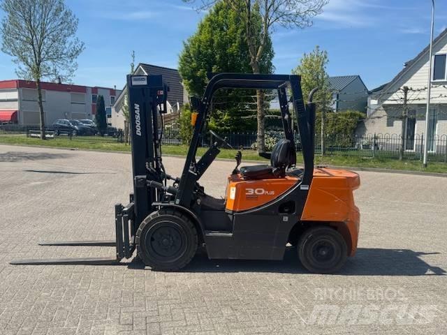 Doosan D30 Plus Dizel forkliftler