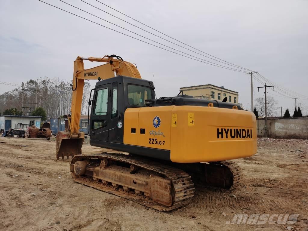 Hyundai R225LC-7 Paletli ekskavatörler
