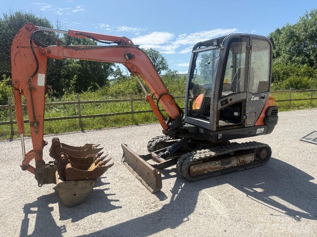 Hitachi ZX30 Mini ekskavatörler, 7 tona dek