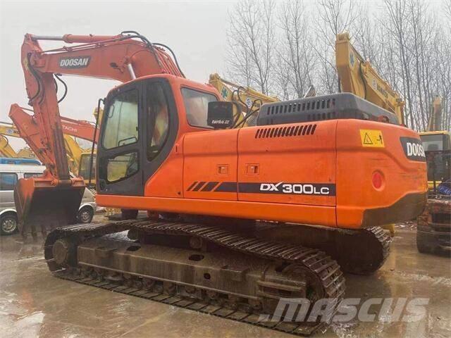 Doosan DX300 Paletli ekskavatörler