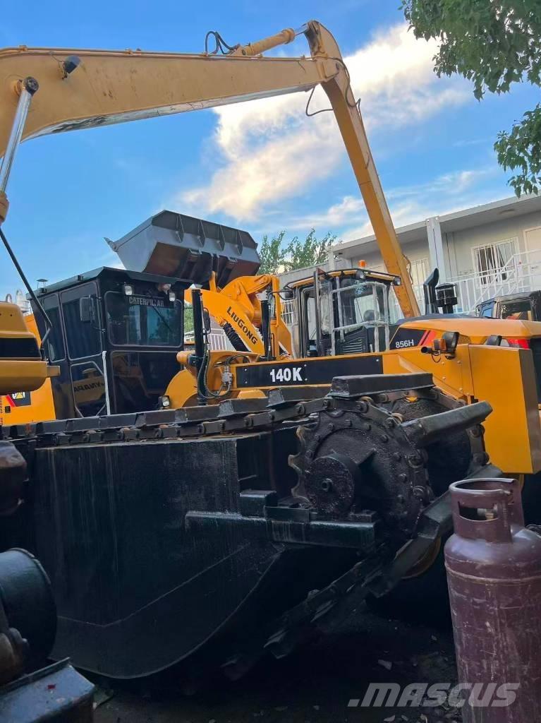 CAT 320 B L Amfibi Ekskavatörler