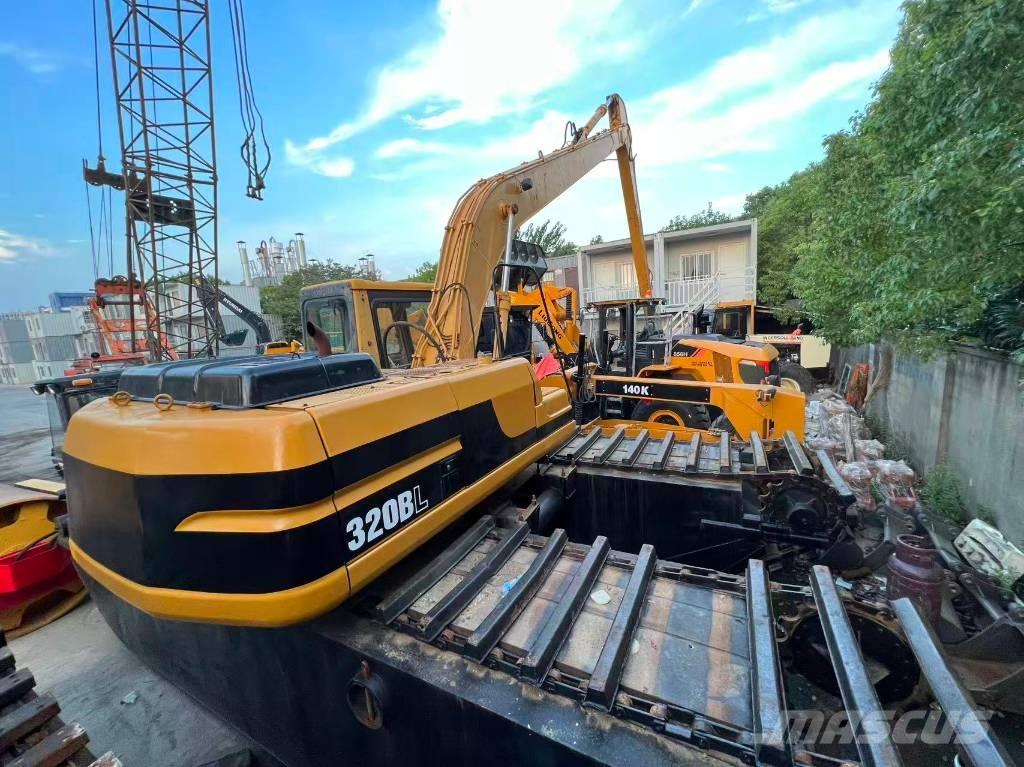 CAT 320 B L Amfibi Ekskavatörler