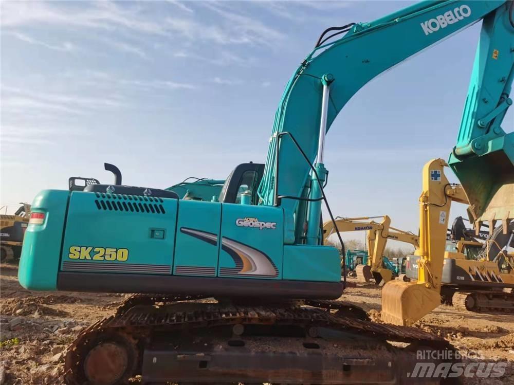 Kobelco SK 250-8 Paletli ekskavatörler