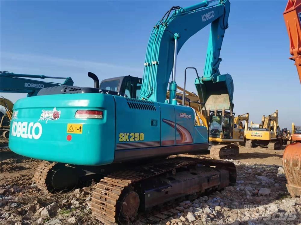 Kobelco SK 250-8 Paletli ekskavatörler