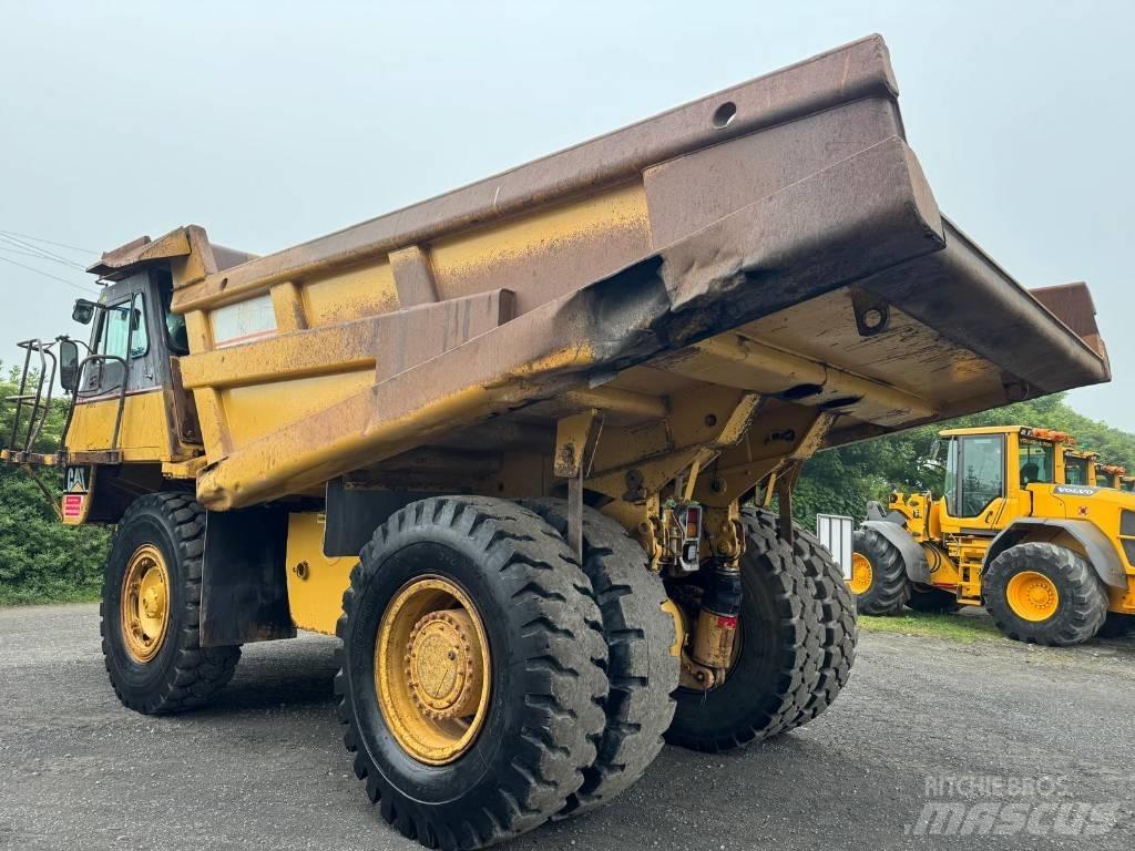 CAT 771 D Yol disi kaya kamyonu