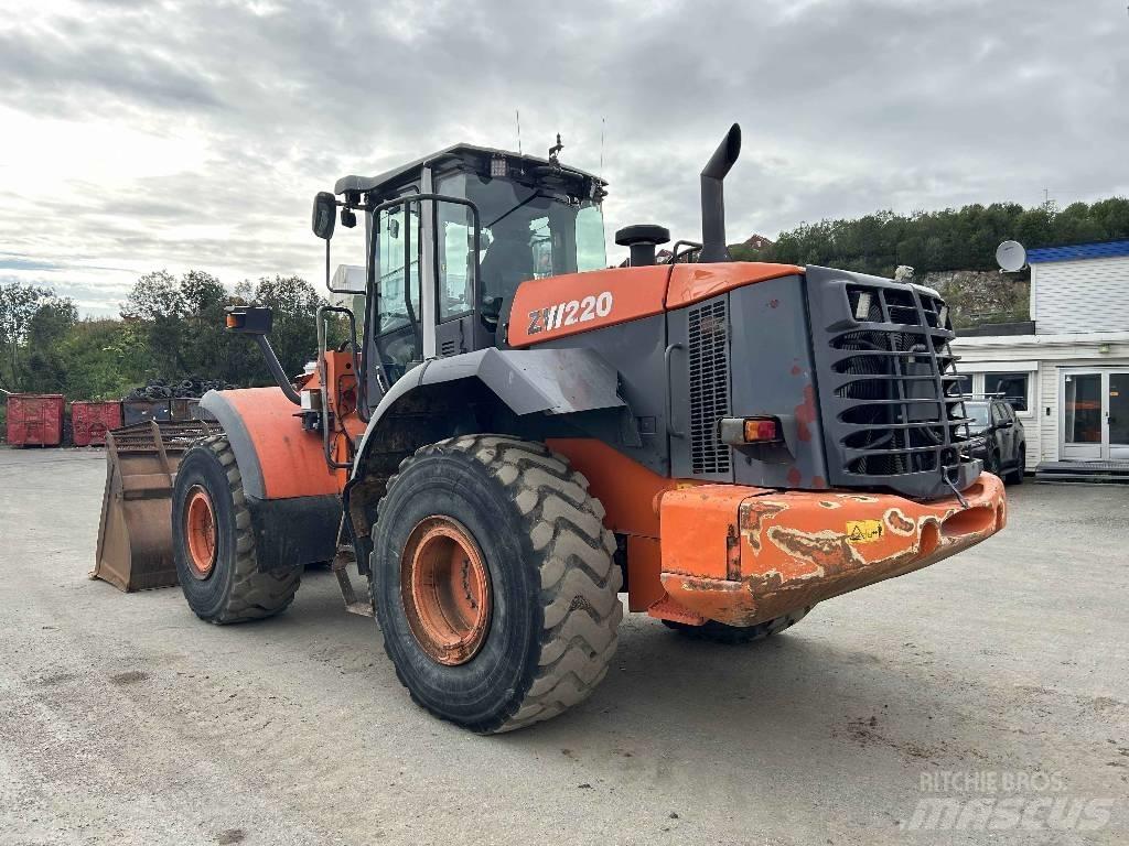 Hitachi ZW 220 Tekerlekli yükleyiciler