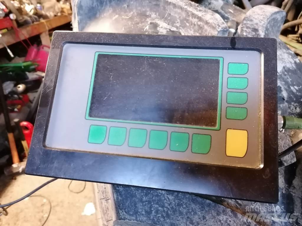 Agronic 1302 R Rulo balya makinalari