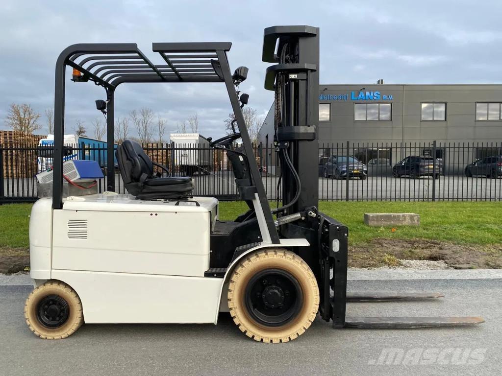 CAT EP30K-PAC Elektrikli forkliftler