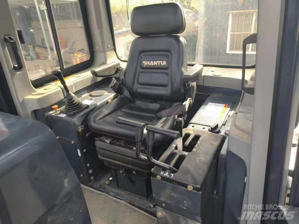 Shantui SD 16 Paletli dozerler