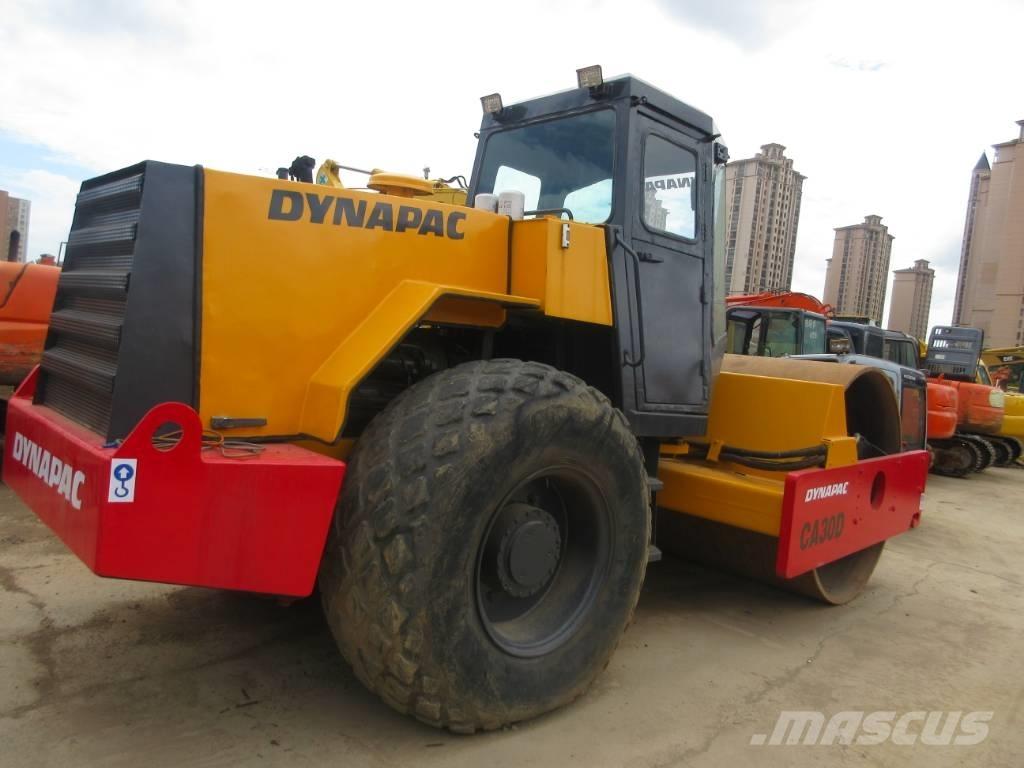 Dynapac CA 30 D Tek tamburlu silindirler