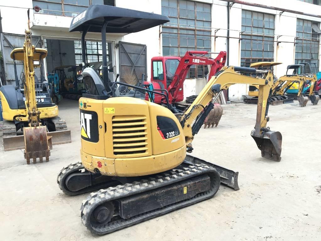 CAT 302C Paletli ekskavatörler